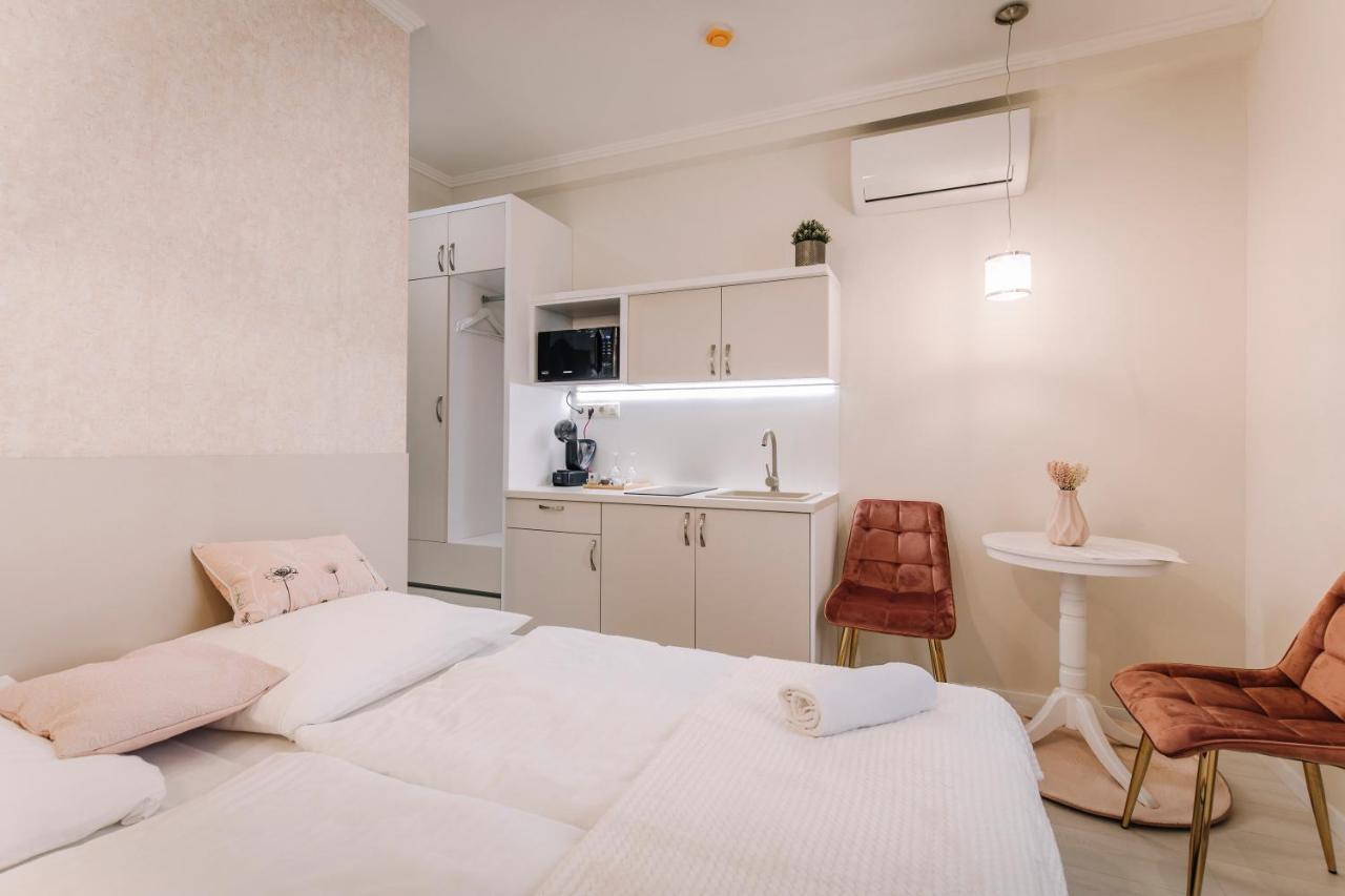 Soho Apartmanhaz Γκιόρ Εξωτερικό φωτογραφία
