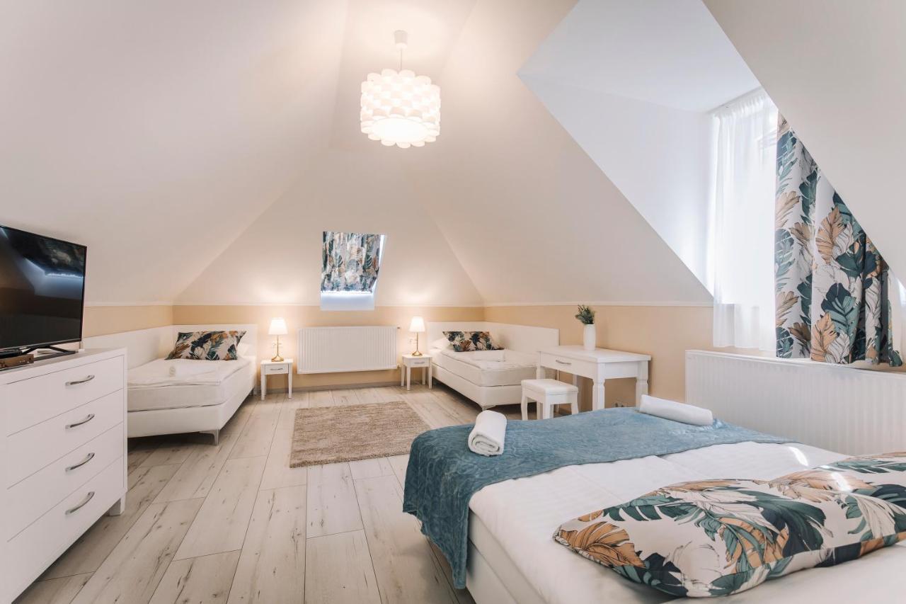 Soho Apartmanhaz Γκιόρ Εξωτερικό φωτογραφία