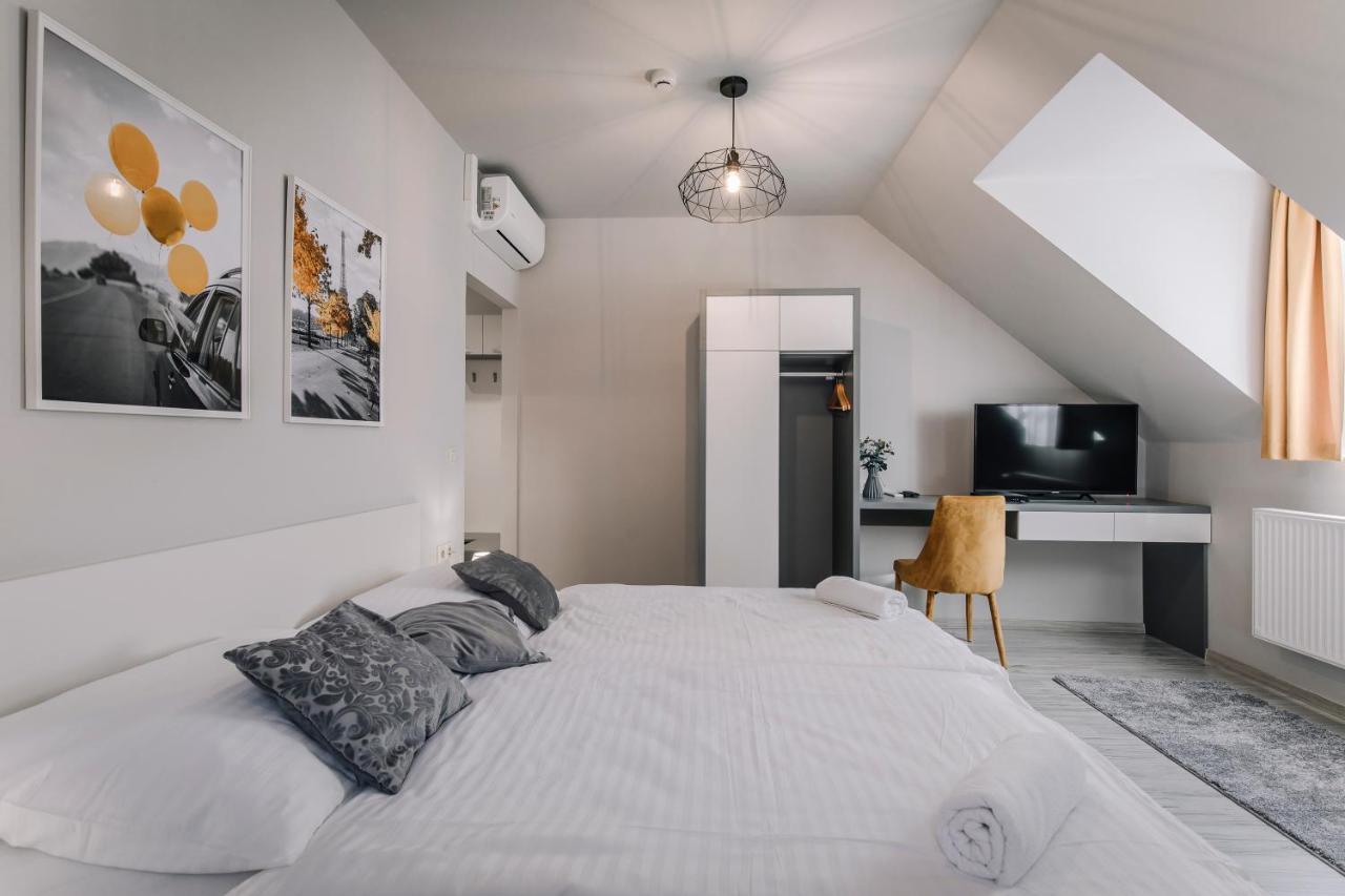 Soho Apartmanhaz Γκιόρ Εξωτερικό φωτογραφία