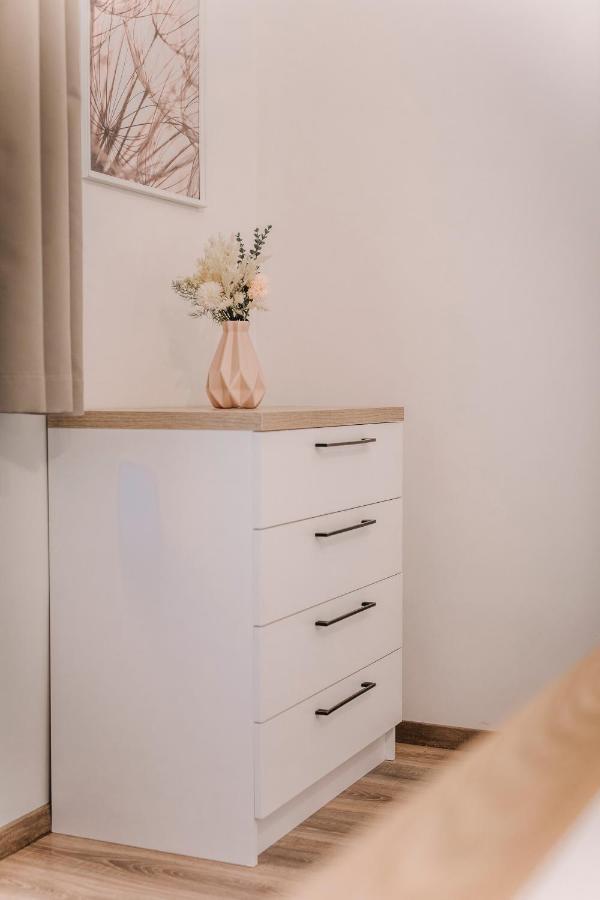 Soho Apartmanhaz Γκιόρ Εξωτερικό φωτογραφία