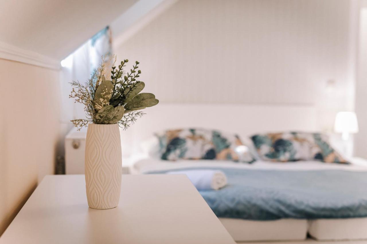 Soho Apartmanhaz Γκιόρ Εξωτερικό φωτογραφία