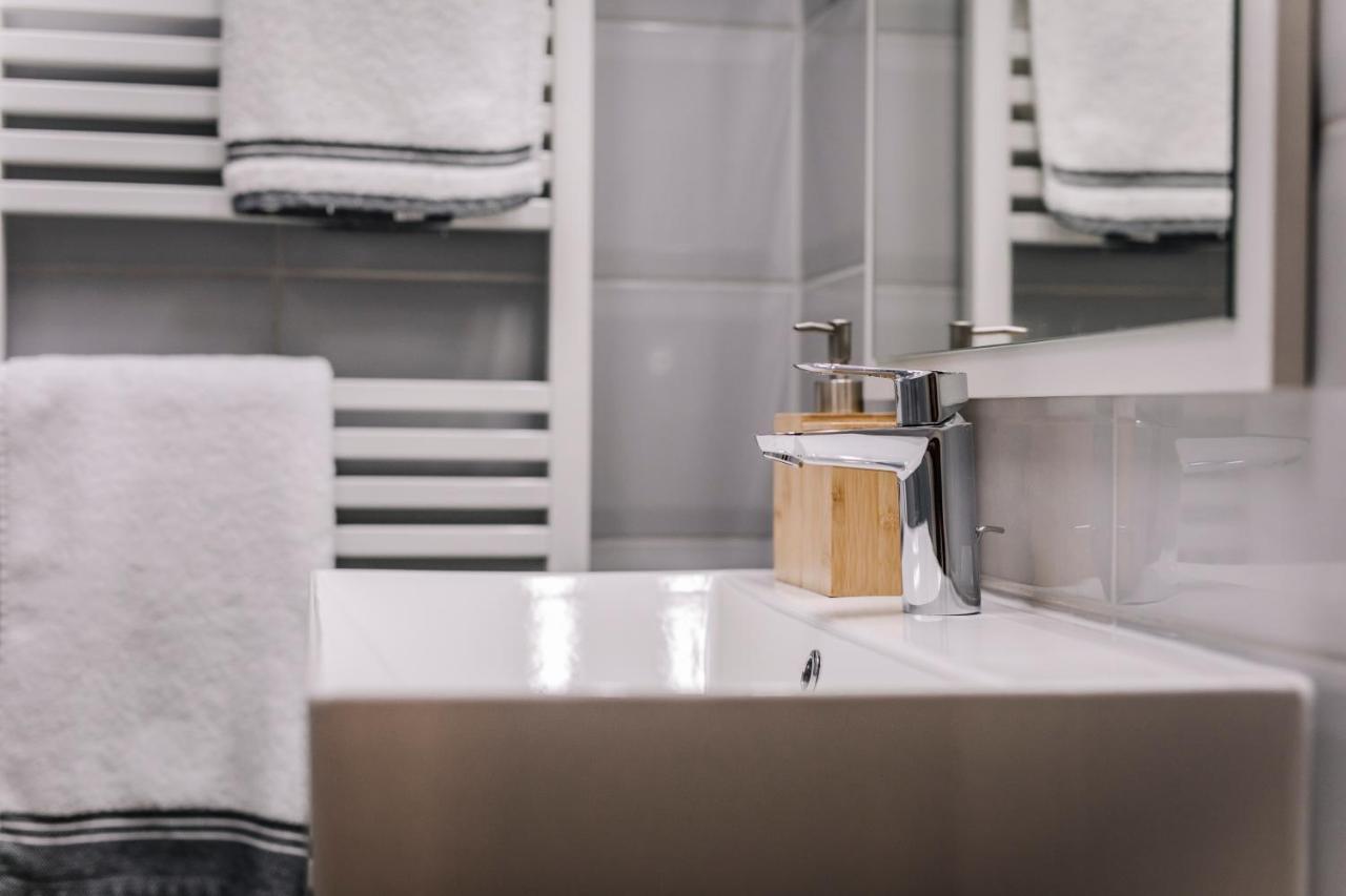 Soho Apartmanhaz Γκιόρ Εξωτερικό φωτογραφία