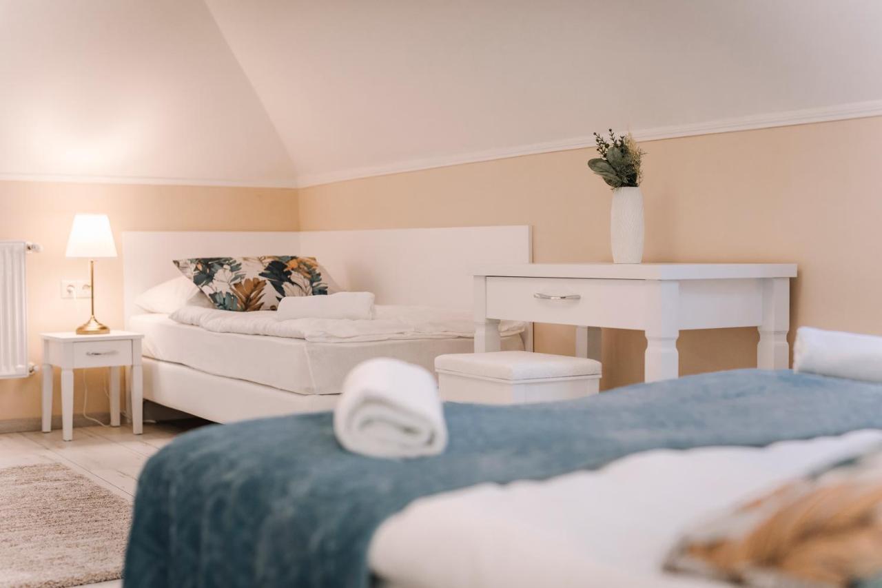 Soho Apartmanhaz Γκιόρ Εξωτερικό φωτογραφία