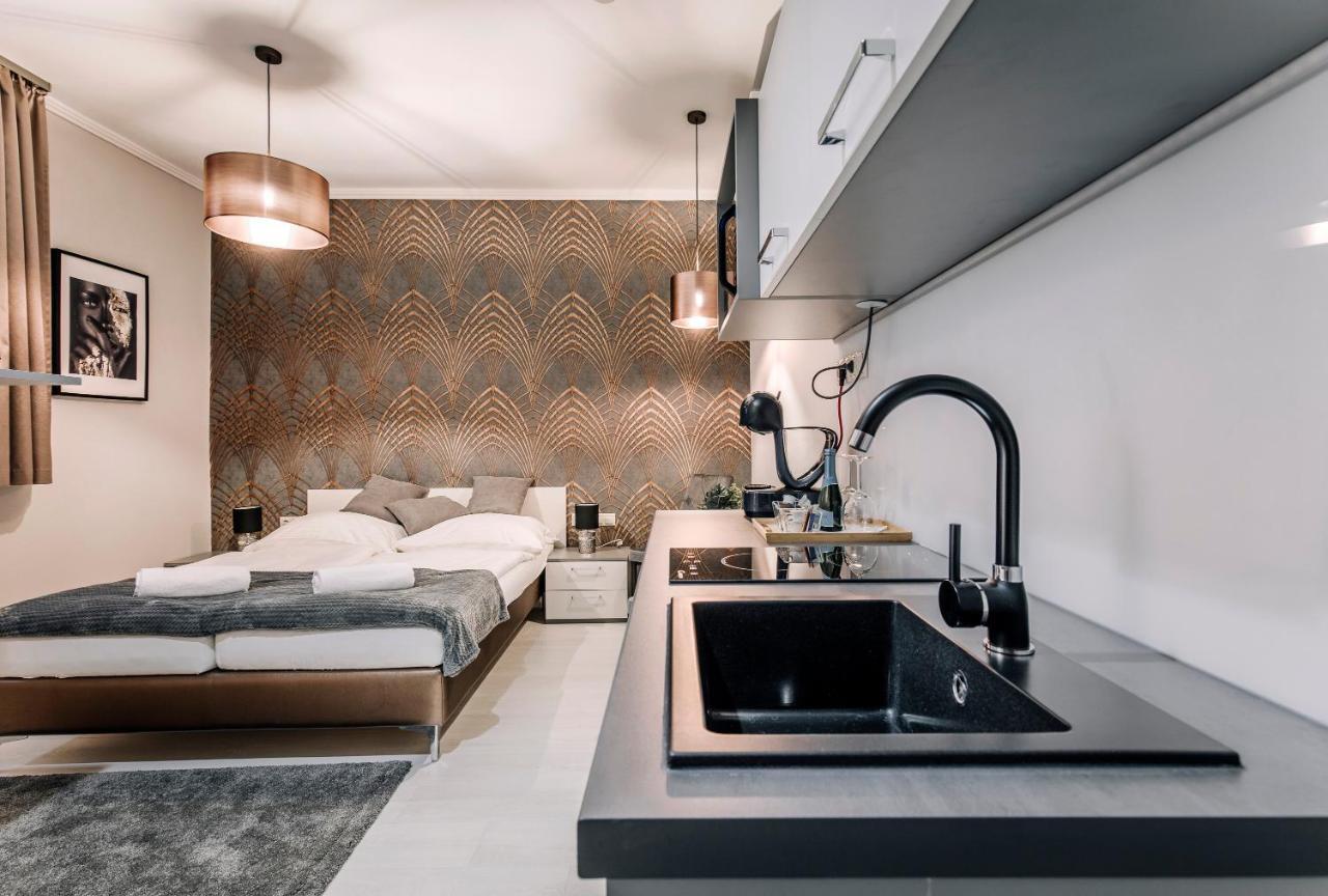 Soho Apartmanhaz Γκιόρ Εξωτερικό φωτογραφία
