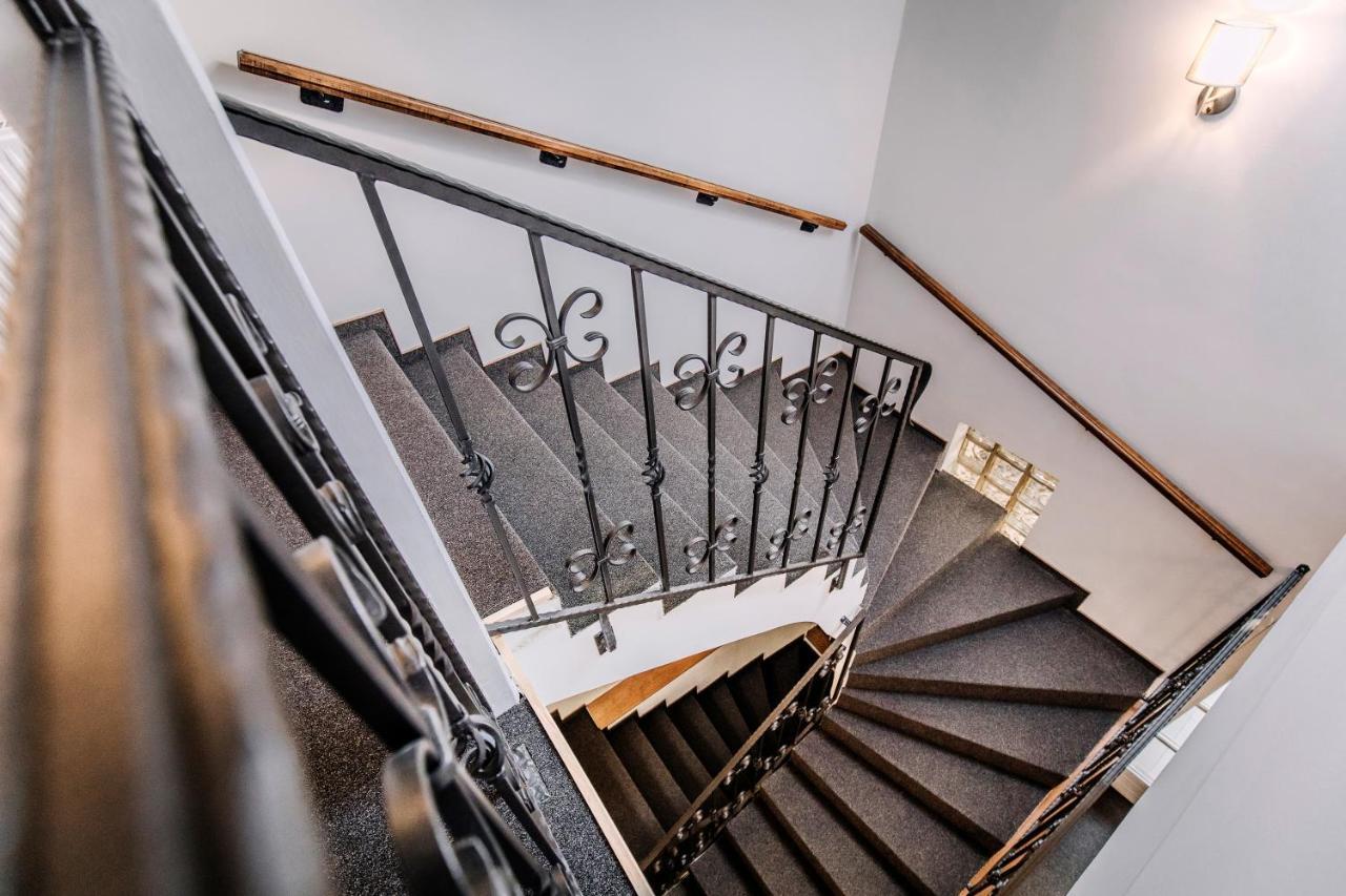 Soho Apartmanhaz Γκιόρ Εξωτερικό φωτογραφία